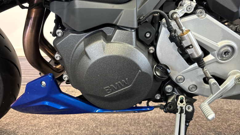 BMW F900 R